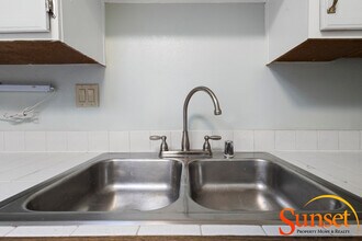 2915 Cowley Way in San Diego, CA - Building Photo - Building Photo
