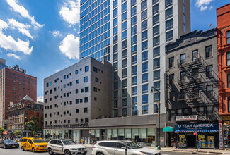 301 W 46th St in New York, NY - Building Photo - Building Photo