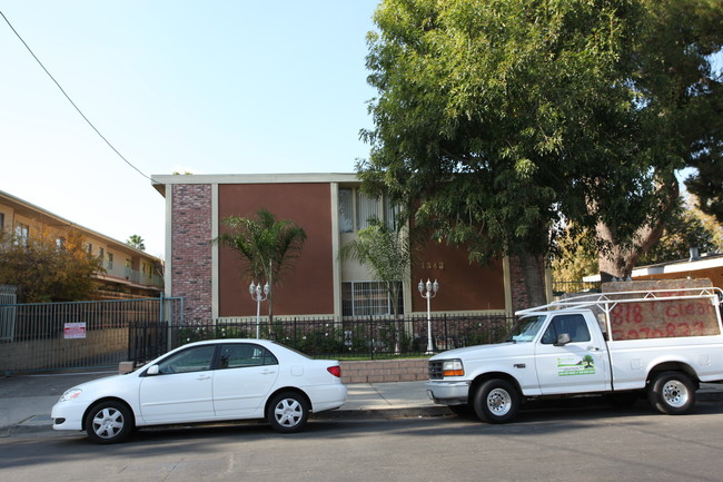 7343 Independence Ave in Canoga Park, CA - Building Photo - Building Photo