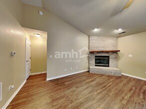 1460 Persimmon Cir in Greenfield, IN - Building Photo - Building Photo