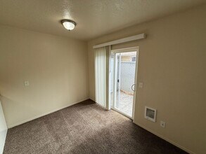 3749 45th Ave NE in Salem, OR - Building Photo - Building Photo