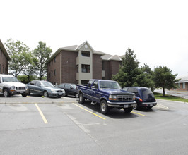 Countyshire Apartments in Lincoln, NE - Foto de edificio - Building Photo