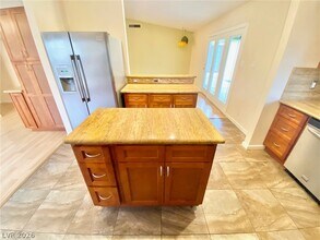 400 Davenport Ln in Las Vegas, NV - Building Photo - Building Photo