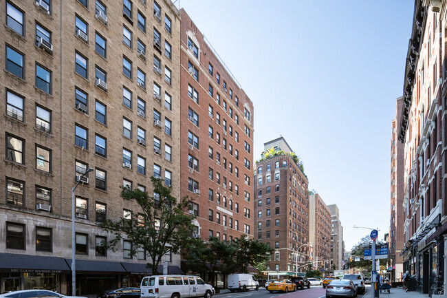 1425 Lexington Ave in New York, NY - Foto de edificio - Building Photo