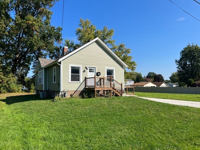 property at 23 Lawnview Ave SE
