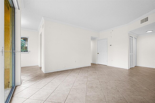 7085 Nova Dr in Davie, FL - Building Photo - Building Photo