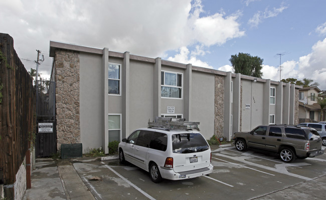 Hawthorne Apartments in San Diego, CA - Building Photo - Building Photo