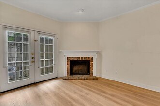 2100 San Gabriel St in Austin, TX - Building Photo - Building Photo