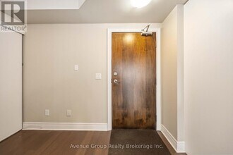 701 Sheppard Ave W in Toronto, ON - Building Photo - Building Photo