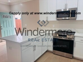 5453 Bradford Dr in Sacramento, CA - Building Photo - Building Photo