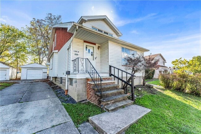12414 Reindeer Ave in Garfield Heights, OH - Building Photo - Building Photo
