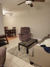 221 Cape Coral Pkwy E in Cape Coral, FL - Building Photo - Building Photo