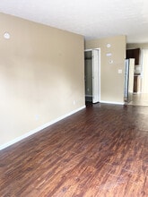 5741 Aftonshire Dr in Fayetteville, NC - Foto de edificio - Building Photo