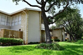 612 N Booth Calloway Rd in North Richland Hills, TX - Building Photo - Building Photo