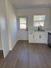 1704 N Rose St in Burbank, CA - Building Photo - Building Photo