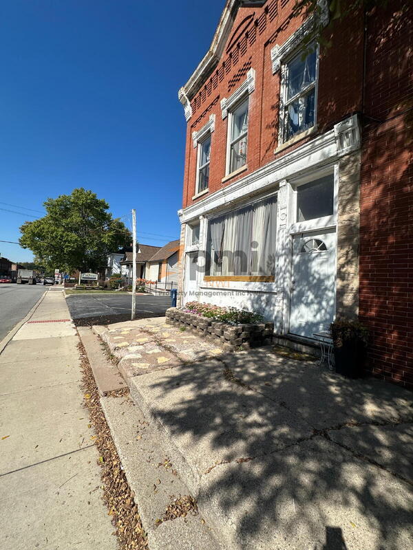 509 E Commercial Ave in Lowell, IN - Building Photo - Building Photo
