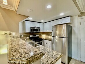 1798 Pomona Ave in Costa Mesa, CA - Foto de edificio - Building Photo