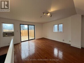 220 Pape Ave in Toronto, ON - Building Photo - Building Photo
