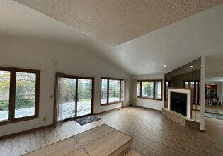 1529 E Loch Haven Dr in Hayden, ID - Building Photo - Building Photo