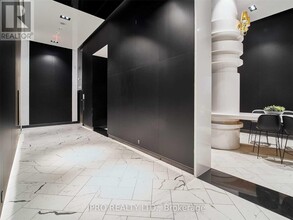 87-3887 Peter St in Toronto, ON - Building Photo - Building Photo