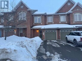247 Hunterbrook St in Ottawa, ON - Building Photo