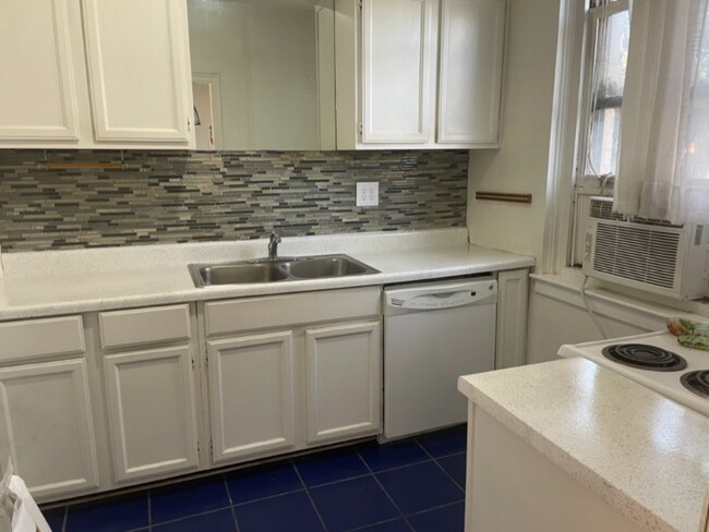 1121 Myrtle Ave in Charlotte, NC - Building Photo - Building Photo