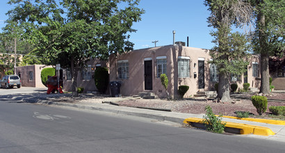 200-202 Vassar Dr SE in Albuquerque, NM - Building Photo - Building Photo