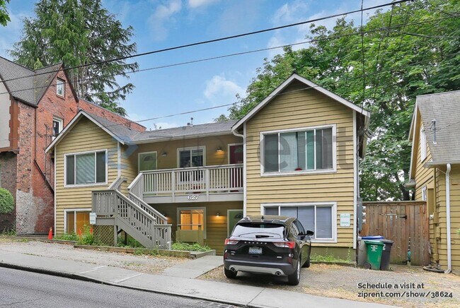 property at 627 W Mercer Pl