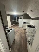 5135 Stanley Ave in Maple Heights, OH - Foto de edificio - Building Photo