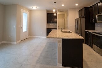 298 Modesto Dr in St. Augustine, FL - Foto de edificio - Building Photo