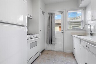 6206 Winton St in Dallas, TX - Building Photo - Building Photo