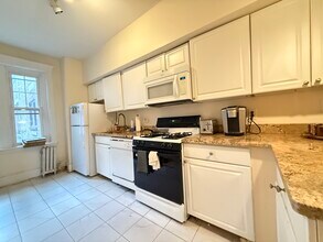 1874 Commonwealth Ave, Unit 1 in Boston, MA - Building Photo - Building Photo