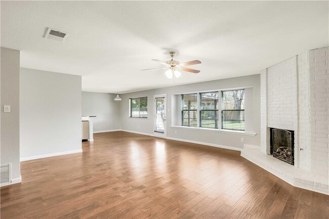 7511 West Gate Blvd in Austin, TX - Building Photo - Building Photo