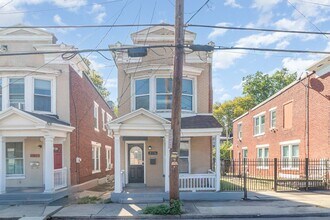 2136 Susquehanna St in Harrisburg, PA - Building Photo - Building Photo