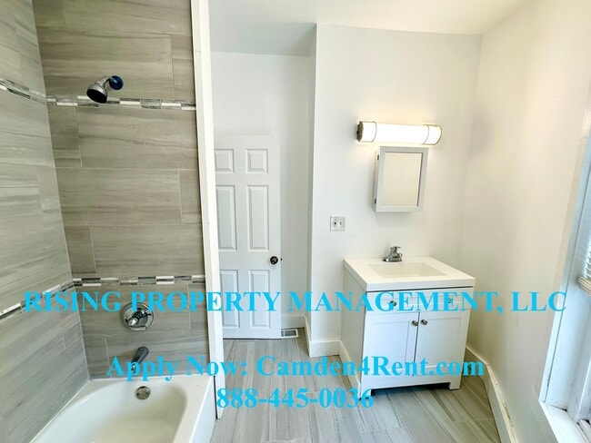 716 Royden St-Unit -Unit B in Camden, NJ - Building Photo - Building Photo