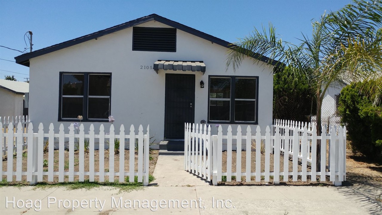 2105 E El Segundo Blvd in Compton, CA - Building Photo