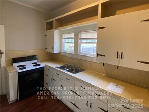 567 Englewood St NE in Concord, NC - Foto de edificio - Building Photo