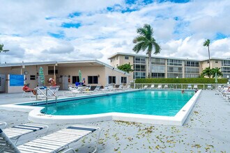 2606 South Dr in Lake Worth Beach, FL - Building Photo - Building Photo