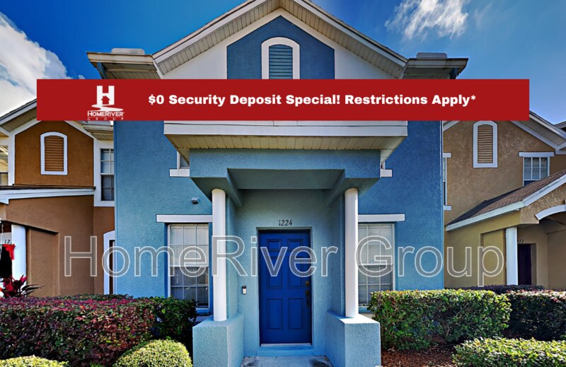 1224 Charlesworth Dr in Wesley Chapel, FL - Building Photo