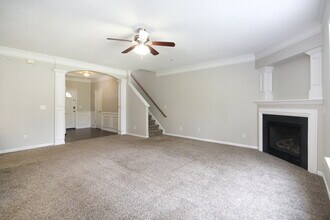 2725 Forest Grove Ct in Charlotte, NC - Foto de edificio - Building Photo