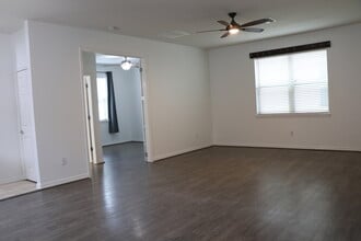 5239 Fallen Leaf Dr in Riverview, FL - Building Photo - Building Photo