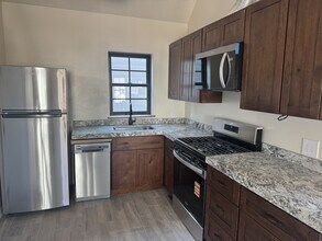 4621 Locust Ln E in Holladay, UT - Building Photo - Building Photo