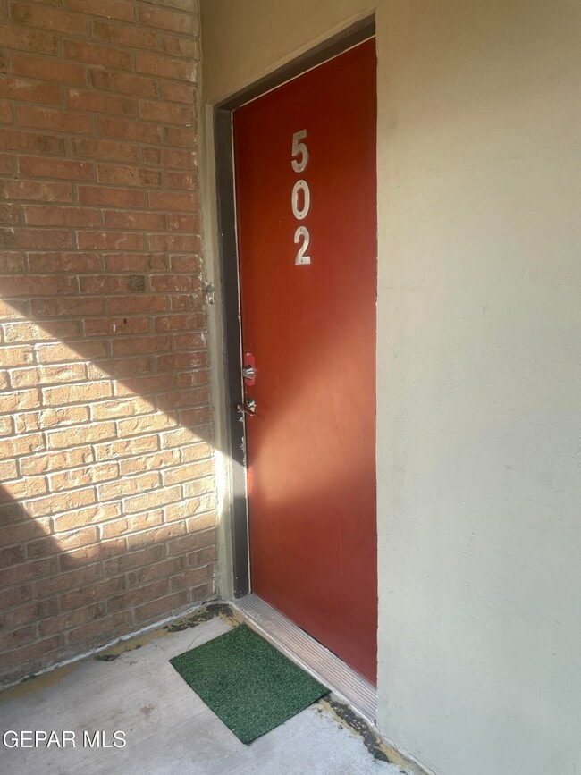 4433 N Stanton St in El Paso, TX - Foto de edificio - Building Photo