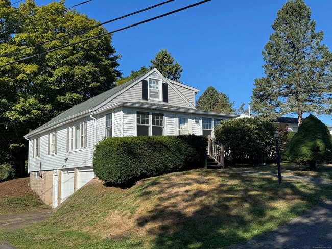 310 Maiden Ln in Durham, CT - Building Photo - Building Photo