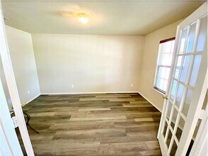 5349 Cameron Dr in Grand Prairie, TX - Foto de edificio - Building Photo