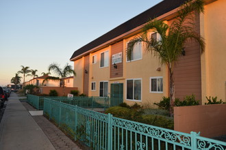 Croshier Apartments in Imperial Beach, CA - Building Photo - Building Photo