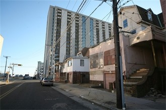 2 N Vermont Ave in Atlantic City, NJ - Building Photo - Building Photo