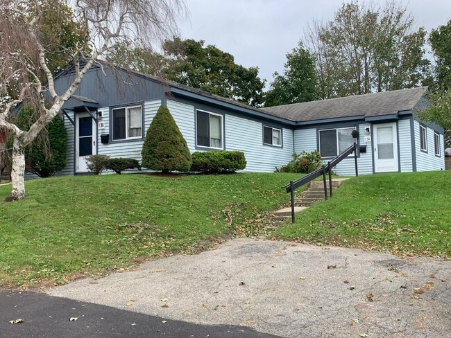 13 Ludlow Rd, Unit B