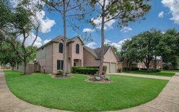 3203 Blaesser Dr in Pearland, TX - Building Photo - Building Photo