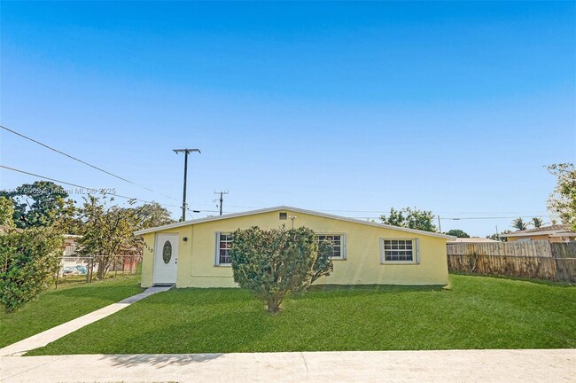 property at 6110 SW 38th St